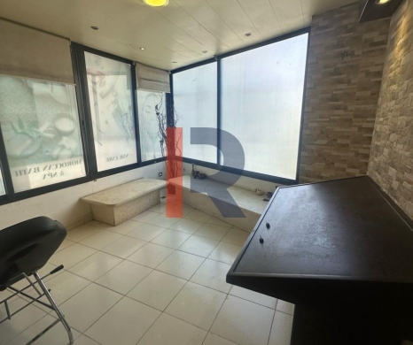 R9-2273 Clinic 160m + 60m terrace for rent in Nakabet Ateba Street - Tripoli — 3