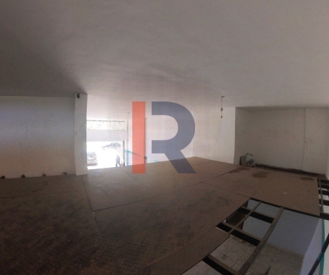 R9-2325 Showroom 300m² for Rent on Btouratij Main Road – Koura