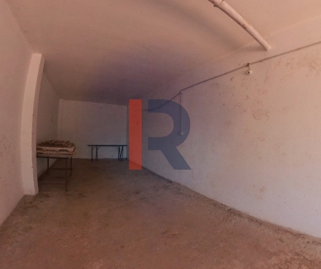 R9-2326 Showroom 300m² for Sale on Btouratij Main Road – Koura — 2