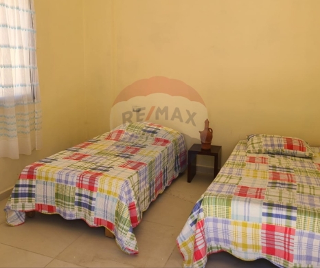 عقارات تجارية للبيع في Jerd El Njass - R9-2511 Small Building for Sale in Danniyeh - Jerd Njass