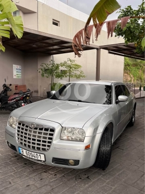 Chrysler in Haret Hreik - Chrysler c300 2005