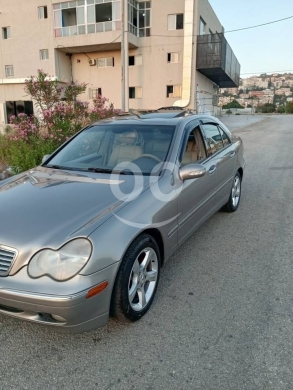 Mercedes-Benz in Saida - مرسيدس 240موديل 2004