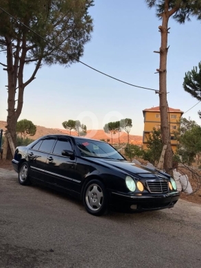 مرسيدس بنز في ضهر الأحمر - Mercedes_Benz E_320 موديل2001