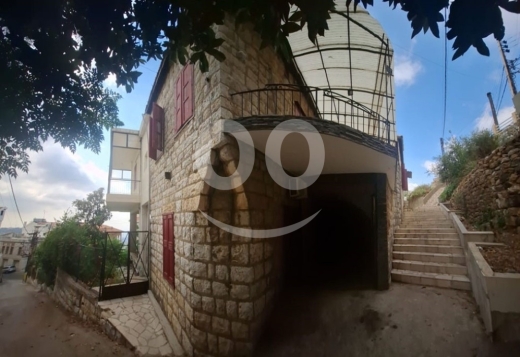 Villas for sale in Beit Chabeb - Old House for Sale Beit Chabeb Matn Housing 2 Floor 440Sqm & Land Area 220Sqm.