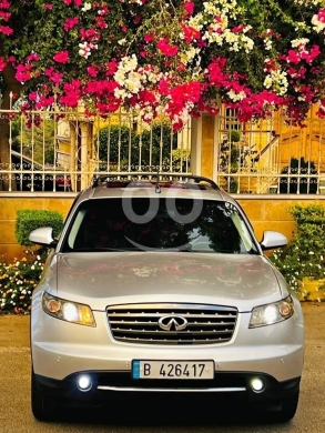 Infiniti in Beirut City - Infiniti FX35 model 2004