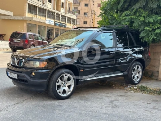 BMW dans Tripoli - X5 2001