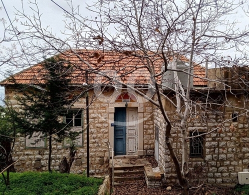 Villas for sale in Beit Chabeb - Old House for Sale Beit Chabeb Matn Plot area 598Sqm 2 floor 180Sqm