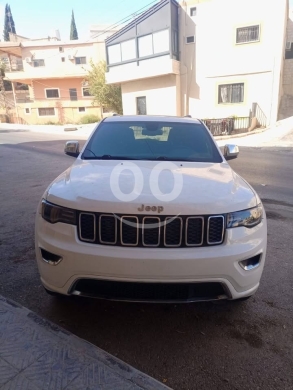 Jeep in Nabatyeh - Jeep Cherokee 2015