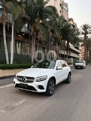 مرسيدس بنز في مدينة بيروت - Mercedes GLC300 2017