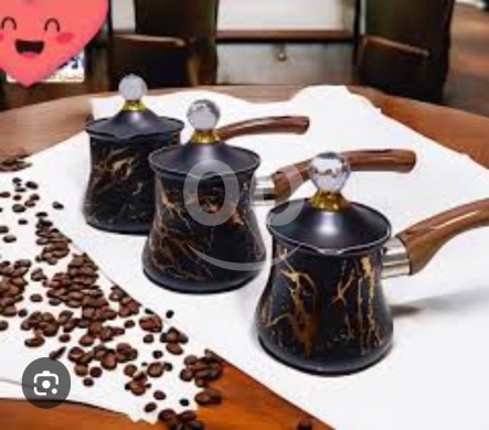 مطبخ في أبو سمرا - Coffee Pot Set with a Marble Design