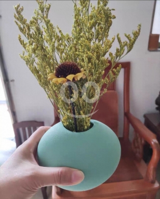 Vases — 3