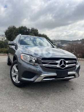 Mercedes-Benz in Mazraat Yachouh - Mercedes-Benz GLC 300 2018