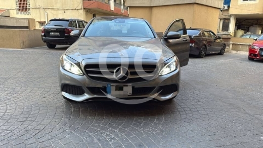 مرسيدس بنز في مدينة بيروت - Mercedes C300 2016