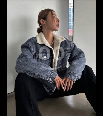 الملابس، الأحذية والزينة في عبده - Jackets