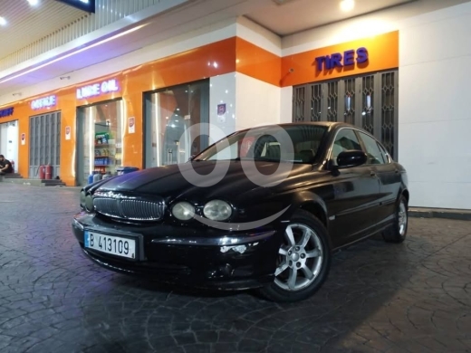 Jaguar dans Tripoli - Jaguar x type 2006