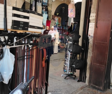 عقارات تجارية للبيع في Basatin Tripoli - R9-2650 Shop for Sale - Souk El Bazerkan, Tripoli