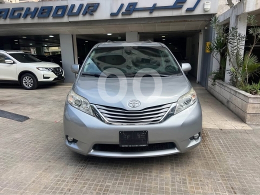 Toyota dans Beyrouth - Toyota Sienna 2017