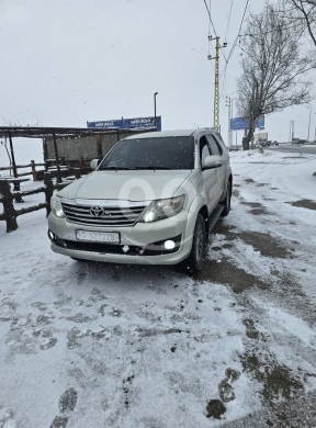 تويوتا في مدينة بيروت - Toyota fortuner 2012