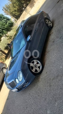 Mercedes-Benz dans Dahr el-Ahmar - MERCEDES_BENZ E 320 موديل 2005