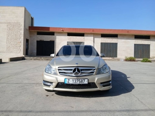 Mercedes-Benz dans Chekka - C250 2012