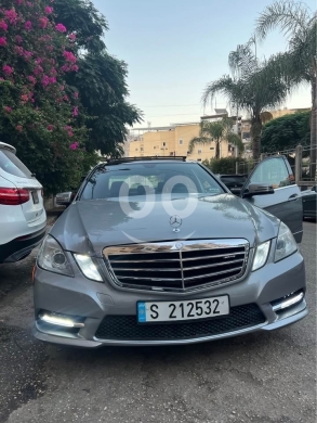 Mercedes-Benz dans Tripoli - E350 2010