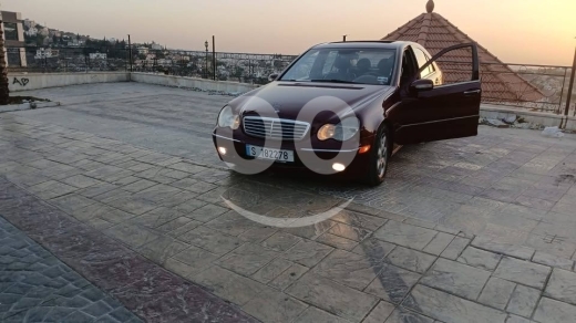 Mercedes-Benz in Harouf - مارسيدس 2001