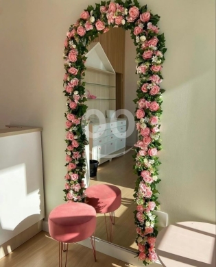 Autres biens dans Halba - Floral mirror to decorate any space