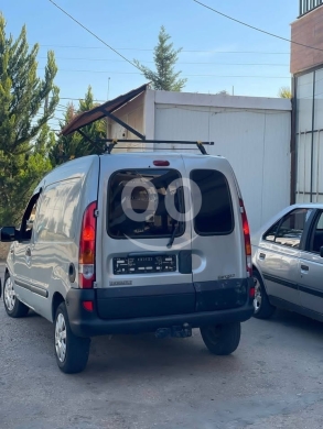 Renault in Beirut City - كونغو موديل 2001