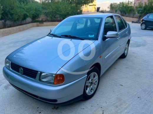 Volkswagen in Zahleh - غولف 2002