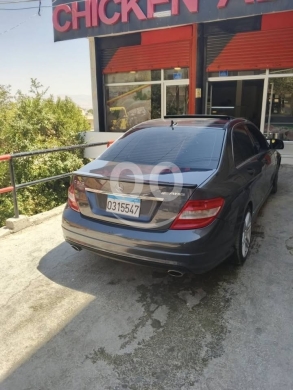 Mercedes-Benz in Beirut City - سي ٣٠٠ موديل ٢٠٠٩