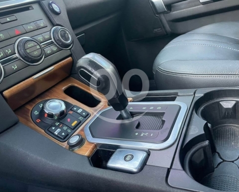 Land Rover in Zgharta - LAND ROVER LR4 2014