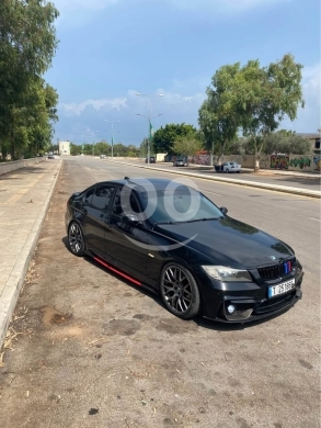 BMW dans Aigre - E90 2006