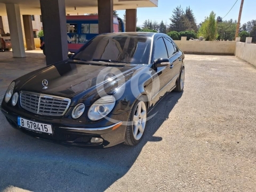 Mercedes-Benz in Hoch el-Oumara - E500 ٢٠٠٩
