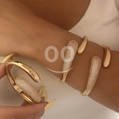 Clothes, Footwear & Accessories in Baabda - Brazilian gold