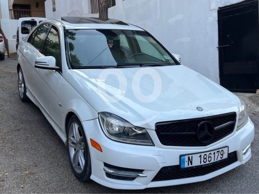 Mercedes-Benz dans Aigre - Mercedes-Benz c-class 2012