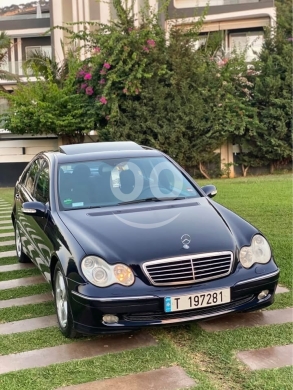 مرسيدس بنز في القلمون - C200 2004