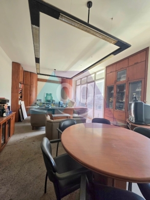 Commercials for sale in Achrafieh - 5 Rooms+2big Offices|Prime Location|4sale in Achrafiehمكتب في الأشرفية