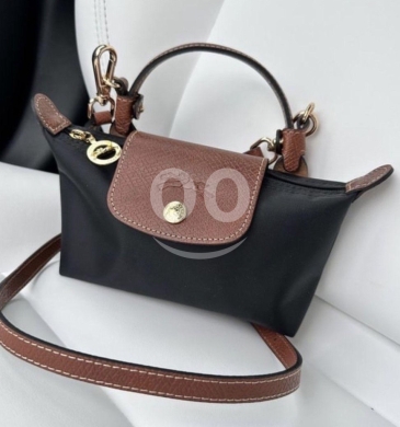 الملابس، الأحذية والزينة في أبو سمرا - حقيبة Longchamp Le Pliage بحجم ميني (Extra Small) مع حمالة كروس | Longchamp Le Pliage Extra Small