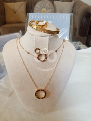 Clothes, Footwear & Accessories in Port of Beirut - طقم كارتير ذهبي برازيلي مكفول - أناقة كلاسيكية دائم|Guaranteed Brazilian Cartier Set -Timeless Gold
