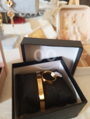 Clothes, Footwear & Accessories in Port of Beirut - خاتم وإسوارة كارتير كلاسيك - طقم ذهبي راقي | Cartier Classic Ring & Bracelet - Elegant Gold Set