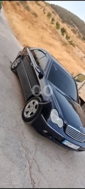 مرسيدس بنز في طرابلس - موديل 2003 صندوق 320