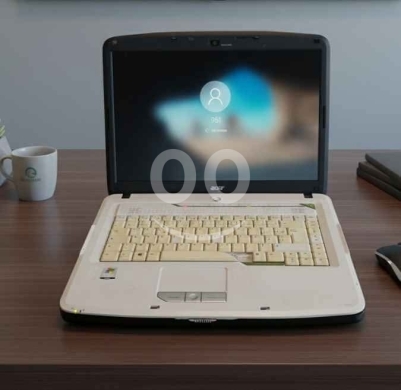 Computers Parts & Software Accessories in Zgharta - كبي عالبحر شغال تمام بس موديل قديم مع windows 10