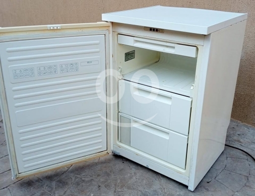 Heating & cooling appliances in Tripoli - فريزا تلج مستعملة شبه جديدة