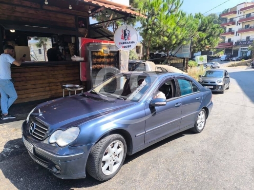 Mercedes-Benz in Beirut City - C320 2001