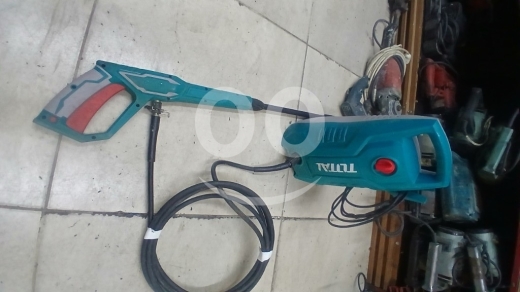 DIY Tools & Materials in Al Beddaoui - مضخة غسيل سيارات توتال ضغط عالي بحالة ممتازة | Total High Pressure Car Washer Excellent Condition