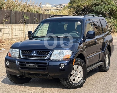Mitsubishi in Tripoli - Mitsubishi Montero 2003