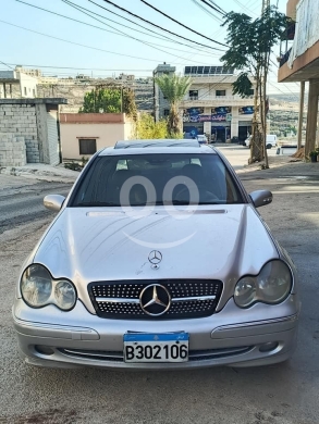 Mercedes-Benz in Nabatyeh - Mercedes model 2002