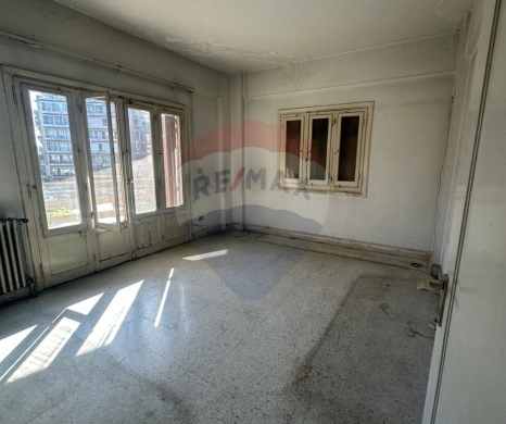 Apartments for sale in Miten - R9-2726 Apartment for Sale on Main Road - Miten Street