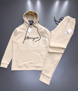 Clothes, Footwear & Accessories in Abou Samra - طقم رياضي شتوي/خريفي رجالي (Unisex) - هودي وشورتال "Stronger" - قماشة مميزة دافئة - ستايل زارا