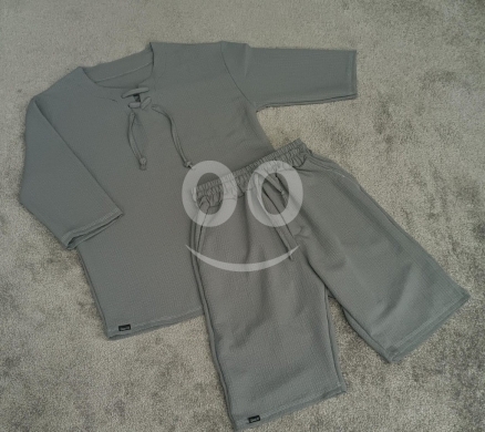 طقم رياضي رجالي (Unisex) ستايل زارا - هودي "Stronger" وشورتال صوف - لون بيج فاخر للخريف — 2